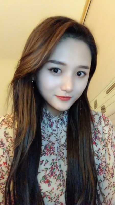 淡然一笑的第一张照片--南宁相亲服务中心