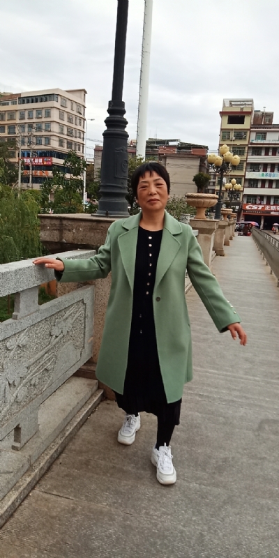 小玲的第一张照片--南宁相亲服务中心