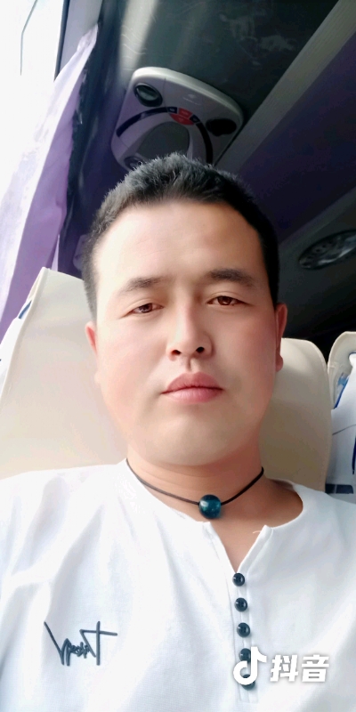 瞬间被爱上的第一张照片--南宁相亲服务中心