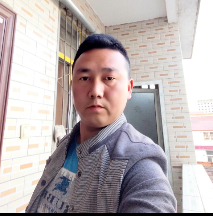 帅帅的大叔的第一张照片--南宁相亲服务中心