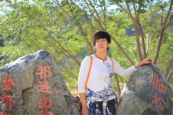 弱水河边青春草的第一张照片--南宁相亲服务中心