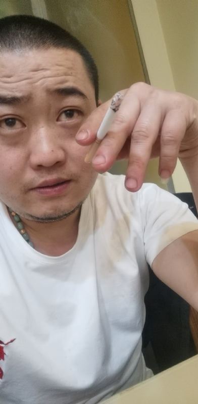 孤独的螃蟹的第一张照片--南宁相亲服务中心