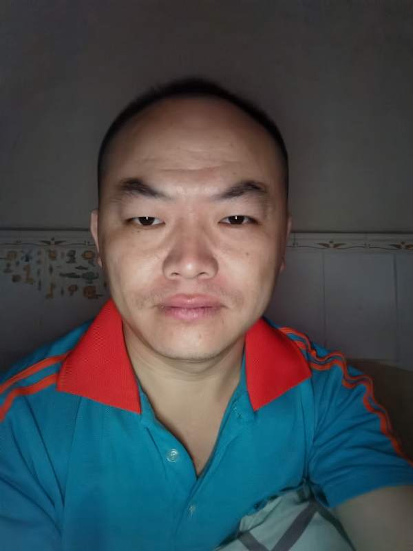 与子携老的第三张照片--南宁相亲服务中心