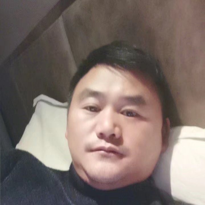 奔跑的第二张照片--南宁相亲服务中心