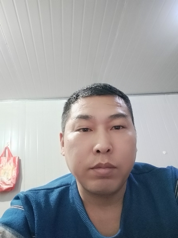 开着拖拉机去兜风的第一张照片--南宁相亲服务中心