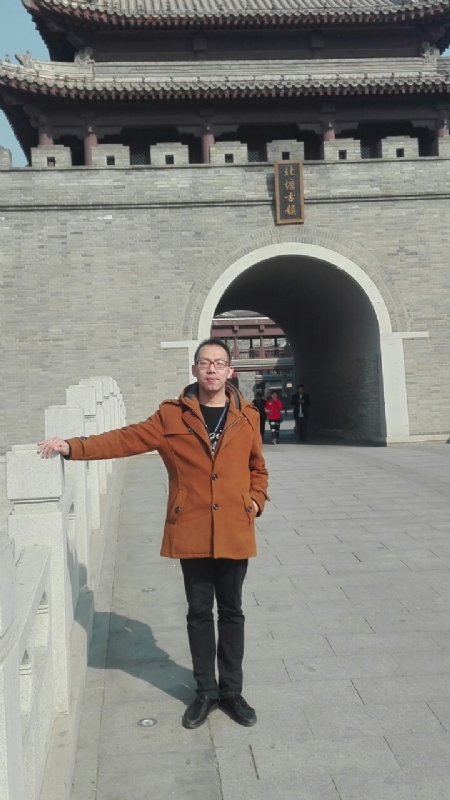 伟岸如山的第一张照片--南宁相亲服务中心