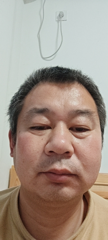 龙万的第一张照片--南宁相亲服务中心
